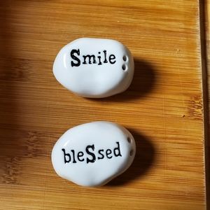 Salt n Pepper Shakers